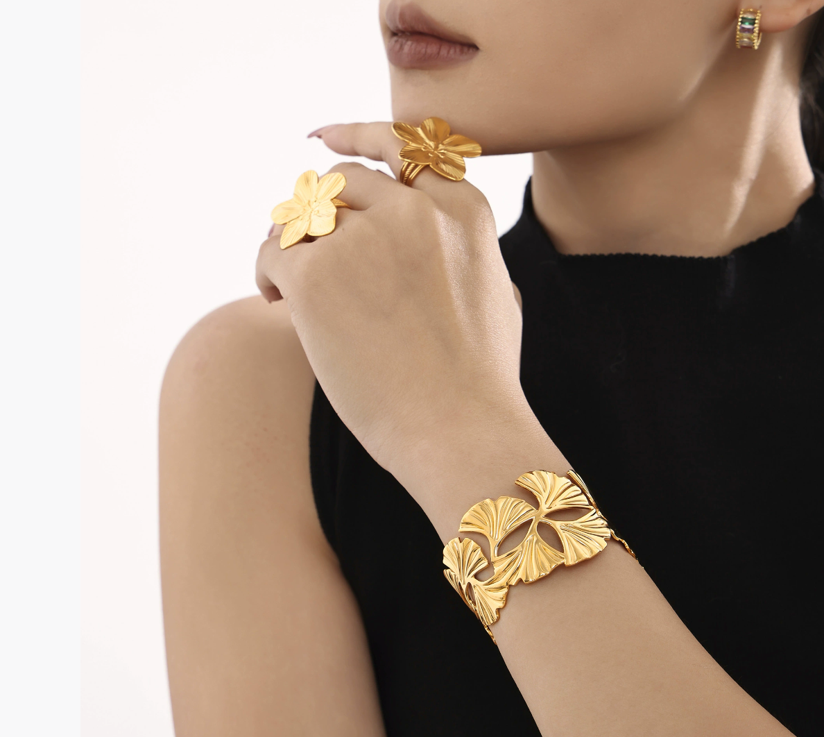 18K GOLD PLATED LEAF CUFF