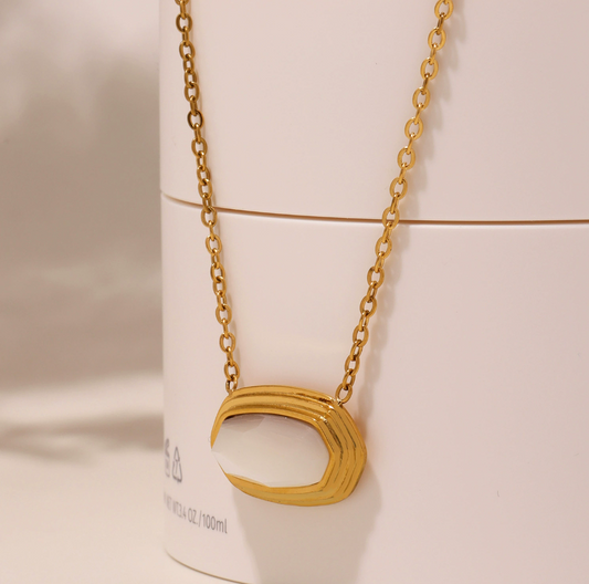 18K GOLD PLATED VINTAGE WHITE STONE NECKLACE