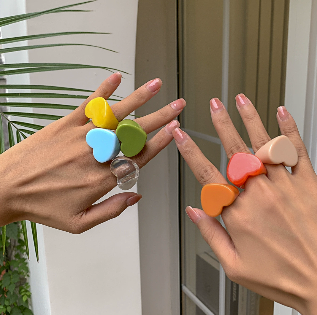HEART SHAPE OVERSIZED MULTICOLOR RING