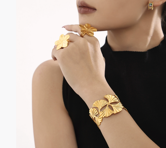 18K GOLD PLATED LEAF CUFF